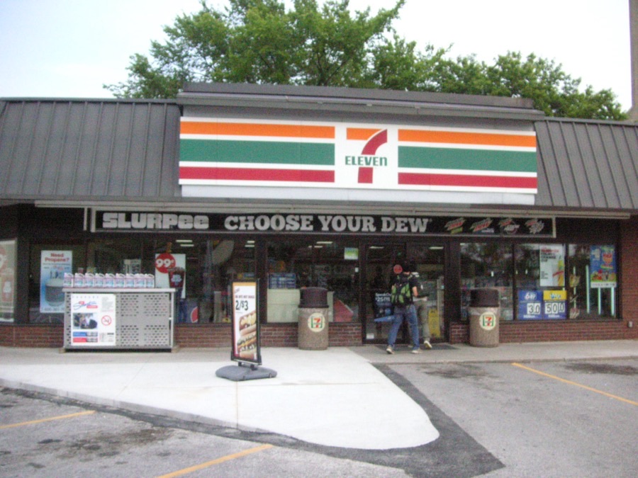 7-Eleven の店舗外観