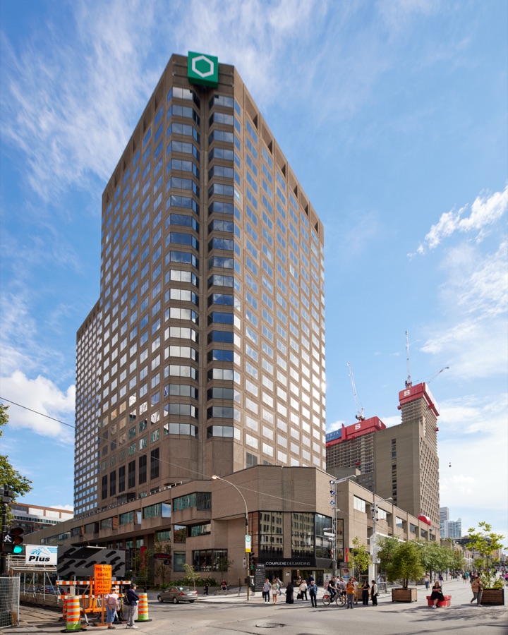Complexe Desjardins の店舗外観
