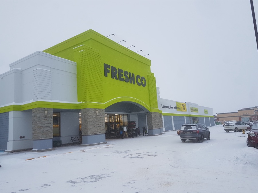 FreshCo の店舗外観