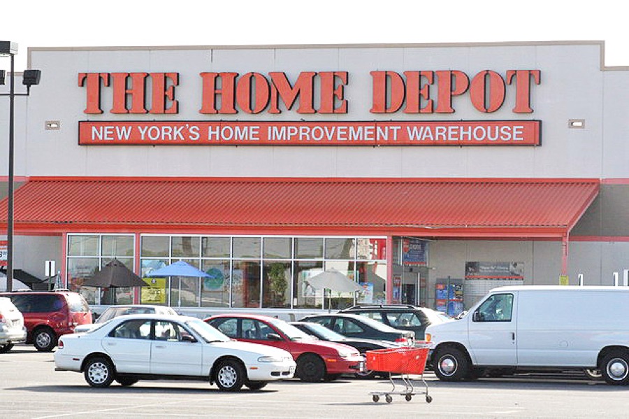 Home Depot の店舗外観