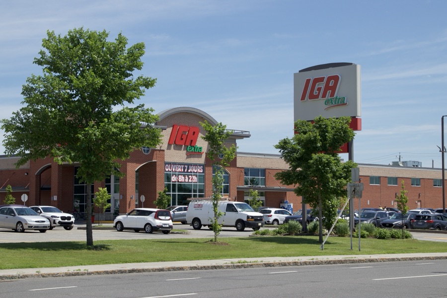 IGA の店舗外観