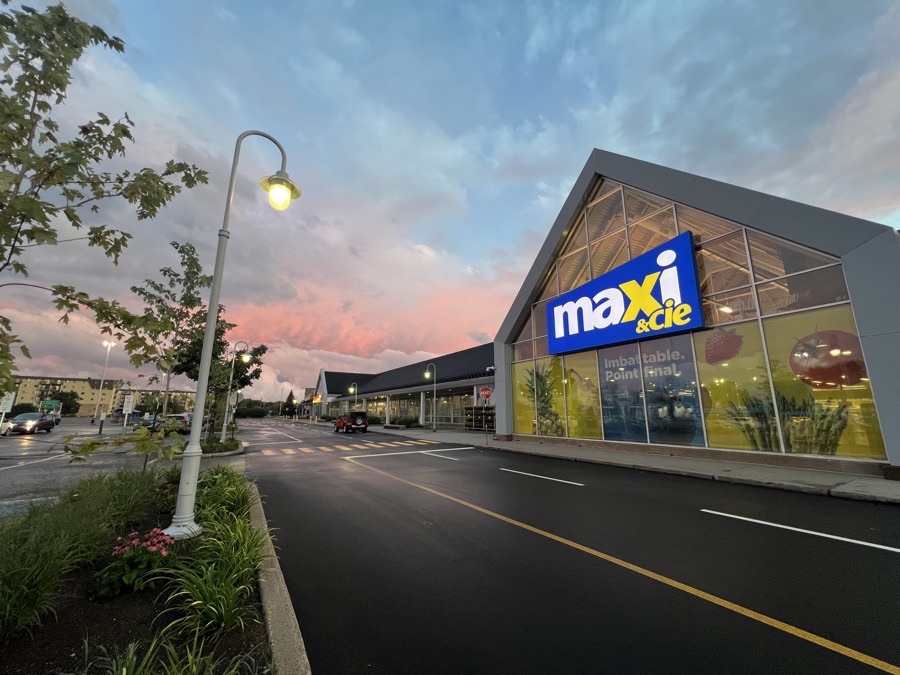 Maxi の店舗外観
